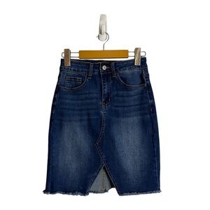 Vervet Los Angeles Women's Claudia Raw Hem Denim Skirt